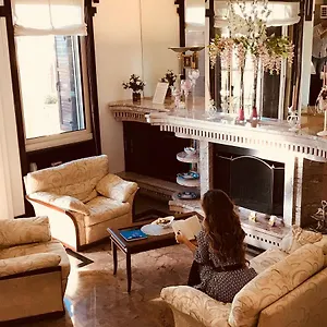 Bed & Breakfast La Maison Royale Bb